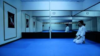 TUTO Comment faire Shikko Ho en AIKIDO [upl. by Naginnarb]