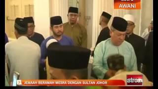 Jemaah beramah mesra dengan Sultan Johor [upl. by Enidanreb935]