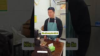 Cô bé mồ côi vì nhớ mẹ đã vẽ bức hình mẹ rồi nằm vào lòng mẹ nhìn cô bé ai cũng cảm động [upl. by Trab]