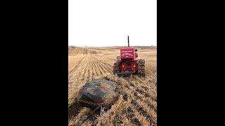 T6 International crawler pulls boulder [upl. by Franklyn]