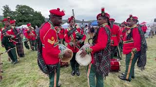 Royal Army of Oman Pipe Band entertain the crowds at Bridge of Allan Highland Games 2024 [upl. by Bound]