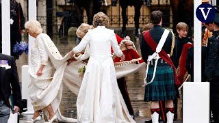 La abadía de Westminster recibe al rey Carlos III y la reina consorte Camila [upl. by Johnstone]