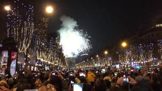 Feu dartifice sur les Champs Elysées pour le nouvel an 2015 [upl. by Htenywg963]