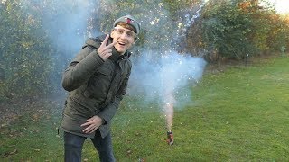 ONBEKEND VUURWERK AFSTEKEN  JOB VLOG 12 [upl. by Kisor]