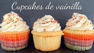 LOS CUPCAKES DE VAINILLA MAS DELICIOSOS Y ESPONJOSOS CON BUTTERCREAM ERMINE  POSTRES CON IXCHEL [upl. by Lamhaj619]