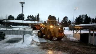 Caterpillar 926  Gritting car park Kittilä Finalnd [upl. by Sessilu]