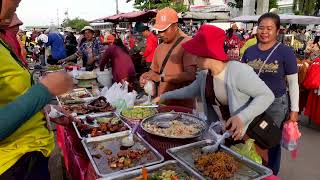 ​Hungry Crowds and Speedy Chefs Cambodia’s Ultimate Street Food Rush [upl. by Chafee]