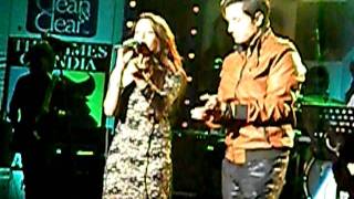 Ali Zafar amp Shweta Pandit singing quotMADHUBALAquot Live [upl. by Medor]