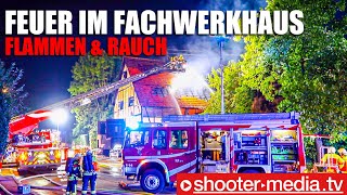 🔥 Flammen im Fachwerkhaus 🔥  🚒 Großeinsatz für die Feuerwehr Ostfildern 🚒  Löscharbeiten [upl. by Filmore]