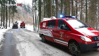 Schwerer Verkehrsunfall in Altmünster fordert eine verletzte Person [upl. by Atteugram488]