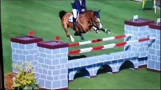 Caída McLain Ward en Calgary [upl. by Resay]