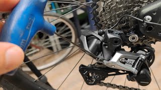 COME REGOLARE IL CAMBIO ELETTRONICO SHIMANO Di2 GRX SULLA GRAVEL [upl. by Nnayt385]