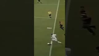 Zidanes dribbling 🤯😮‍💨 zidane realmadrid football edit fypシ゚viral fyp viralvideo shorts [upl. by Carlita]