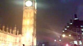 New Years Countdown 2008 London Westminster Bridge Part 1 [upl. by Anairuy]