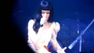 Katy Perry  Only Girl in the World Rihanna Cover Live  Glasgow SECC 05042011 [upl. by Druce]