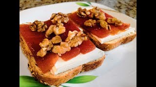 TOSTA DE QUESO FRESCO MEMBRILLO NUECES MIEL [upl. by Alemak]