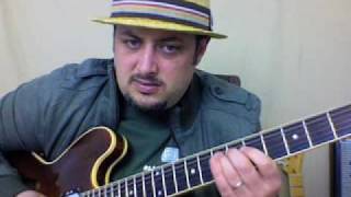 Easy Blues Guitar Lick  Quick Licks 5 [upl. by Eynobe]