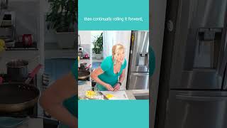 Tight Shoulders in the Kitchen Try this quick posture fix feelbetter healthylifestyle [upl. by Charlena]