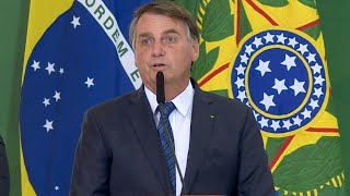 Na mira da justiça Bolsonaro passou dois dias na embaixada da Hungria no Brasil  AFP [upl. by Luas]