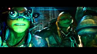 TMNT 2014 Clip April ONeil meets the turtles HD [upl. by Daren]