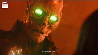 Mortal Engines  Combat à bord du dirigeable CLIP HD [upl. by Luella]