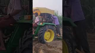 JOHN Deere 5105 tractor 4wd power 🚜 [upl. by Sarkaria506]