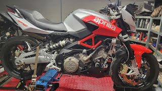 Aprilia Shiver 750 wymiana uszczelniaczy zawieszenia [upl. by Aeslahc]