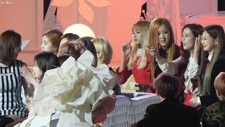 161119 블랙핑크 BLACKPINK트와이스 TWICE 나연 지수제니 인사 직캠 Fancam 2016 멜론 뮤직 어워드 by Mera [upl. by Ellynad]