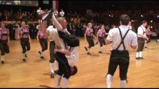 SchuhplattlerInnen RiedRdmk und Münzbach beim Ball der OÖ [upl. by Nylsoj873]