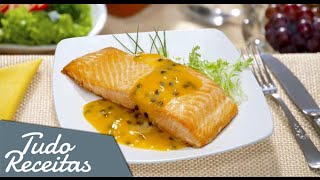 Salmão ao molho de maracujá  simples e elegante [upl. by Wrdna]