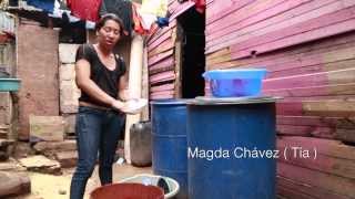 Haciendo tortillas niño huérfano costea sus estudios y ayuda a sus hermanos [upl. by Franci592]