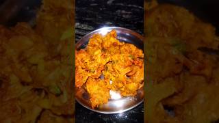 Alu pyaz ke pakode love song pakode shortsviral shortvideo shorts subscribe short food [upl. by Japeth]