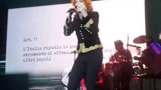 Fiorella Mannoia  quotOFFESOquot live [upl. by Ainuj]