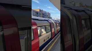 Jubilee line 1996 Stock arrives at Dollis Hill [upl. by Anahsirk]