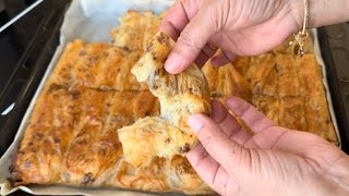 ÇOK CİDDİYİM ŞU BÖREĞİ Bİ KERE YAPIN😍3 YUFKAYLA BİR TEPSİ KIYMALI BÖREK YAPIYORUZ👌🏻 [upl. by Cayser]