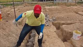 REGULARIZAÇÃO DO ALICERCE COM CONCRETO E PEDRA DE MÃO  RA CONSTRUÇÃO [upl. by Pembrook]