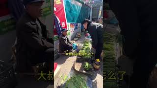 阿義假扮乞丐上街借錢，有一位獨臂大叔願意幫我！【阿義走鄉村】 [upl. by Meggs]