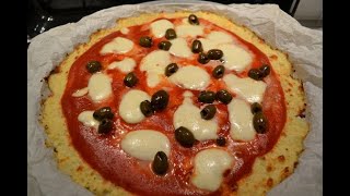 Finta pizza di cavolfiorecon poche calorie e senza glutine [upl. by Nolyaj]