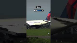 Aircraft Lands On CLOSED Runway 😳 plane planes avgeek aviation aviationlovers aircraft [upl. by Northrup976]