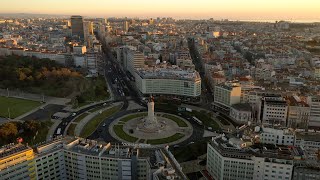 Visto do céu Lisboa começa timidamente a confinar [upl. by Patric]