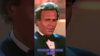 Julio Iglesias  Bamboleo Caballo viejo [upl. by Noe]