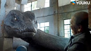 Giant snake attacks man lights gasoline and dies with it Snake Island Python  YOUKU MONSTER MOVIE [upl. by Arron]