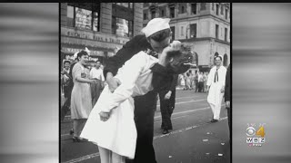 Sailor In Iconic Times Square Kiss Photo At End Of World War II Dies [upl. by Gerstner]