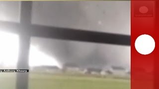 Approaching tornado caught on camera Twister wreaks havoc in Washington Illinois [upl. by Yeslrahc]