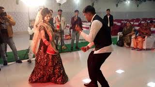 Akshay with mansi couple dance apne viah de bich nachda phire tseries vijayriyavlogs4906 [upl. by Kenway]