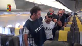 Ecco il video dellarresto a Fiumicino del latitante Manuel Brunetti [upl. by Ecinreb]