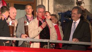 FC Bayern München Meisterfeier 2013 auf dem RathausBalkon in München  Die Highlights [upl. by Nert697]