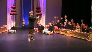 Gamelan Lecture Demo GIta Asmara Show 2013 [upl. by Miun789]