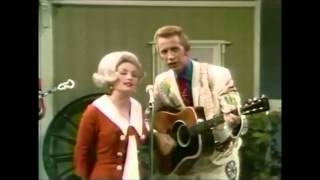 Porter Wagoner amp Dolly Parton  Holding On To Nothin 1968 [upl. by Arym587]