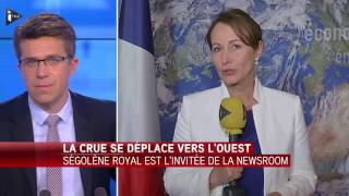 Inondations La crue de la Seine à Paris baisse sous les 6 mètres S Royal [upl. by Hammock]